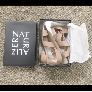 ⭐️NEW⭐️ Naturalizer Block Heel Sandal